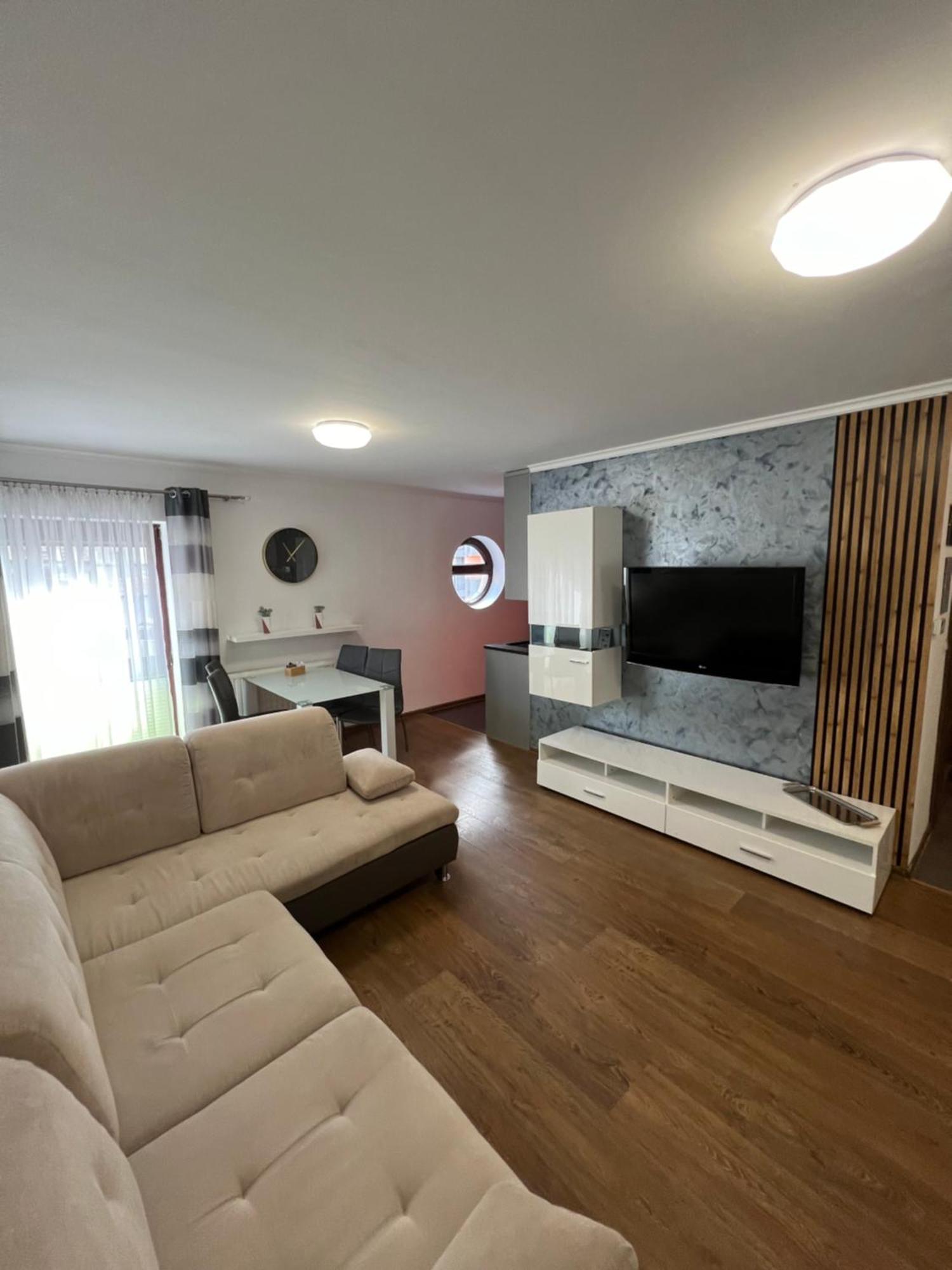 Holiday Apartments *